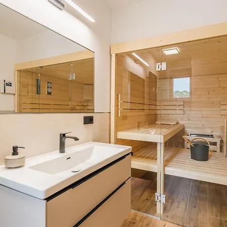 Stella Maris - Poseidon 136qm Kamin Sauna Balkon E-ladesaeule *